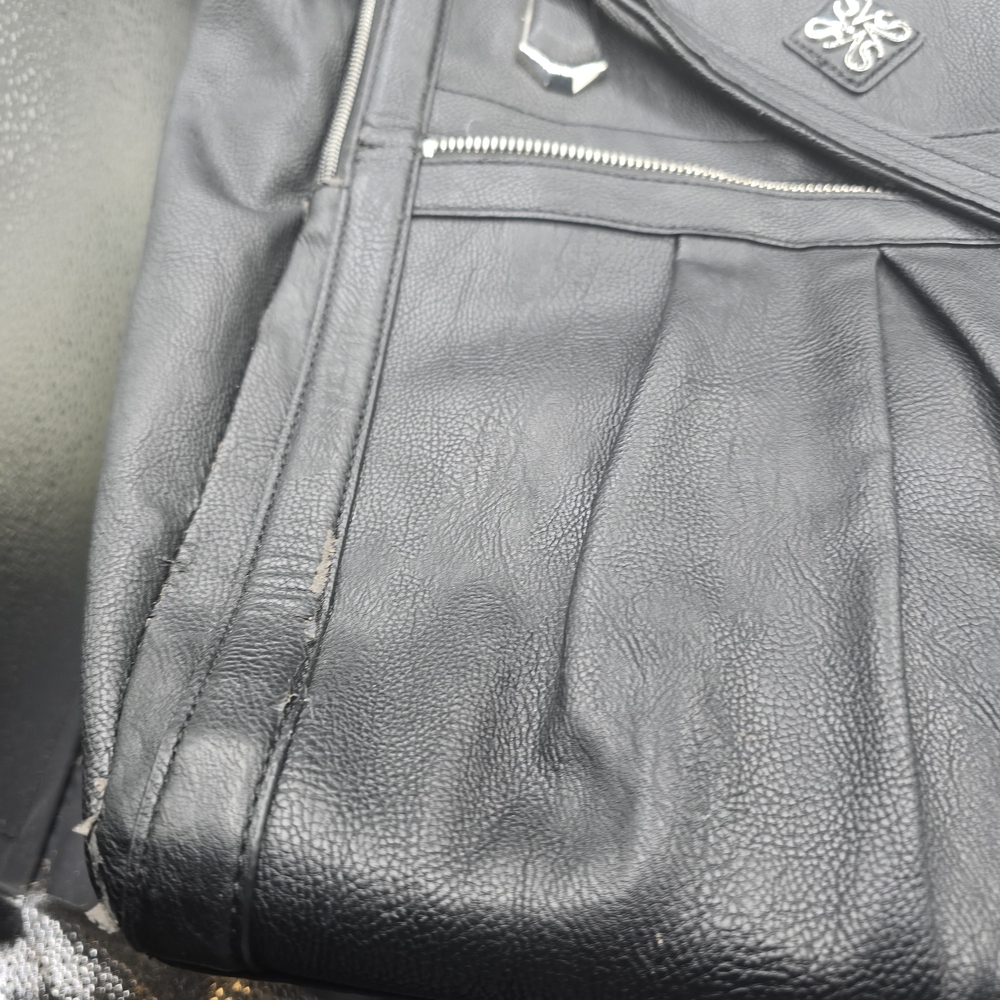 Vera Wang Gray Leather Handbag - Picture 6 of 7